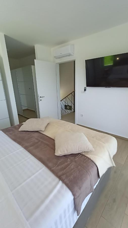 Villa Adriatic Sunrise ชิเบนิก ภายนอก รูปภาพ